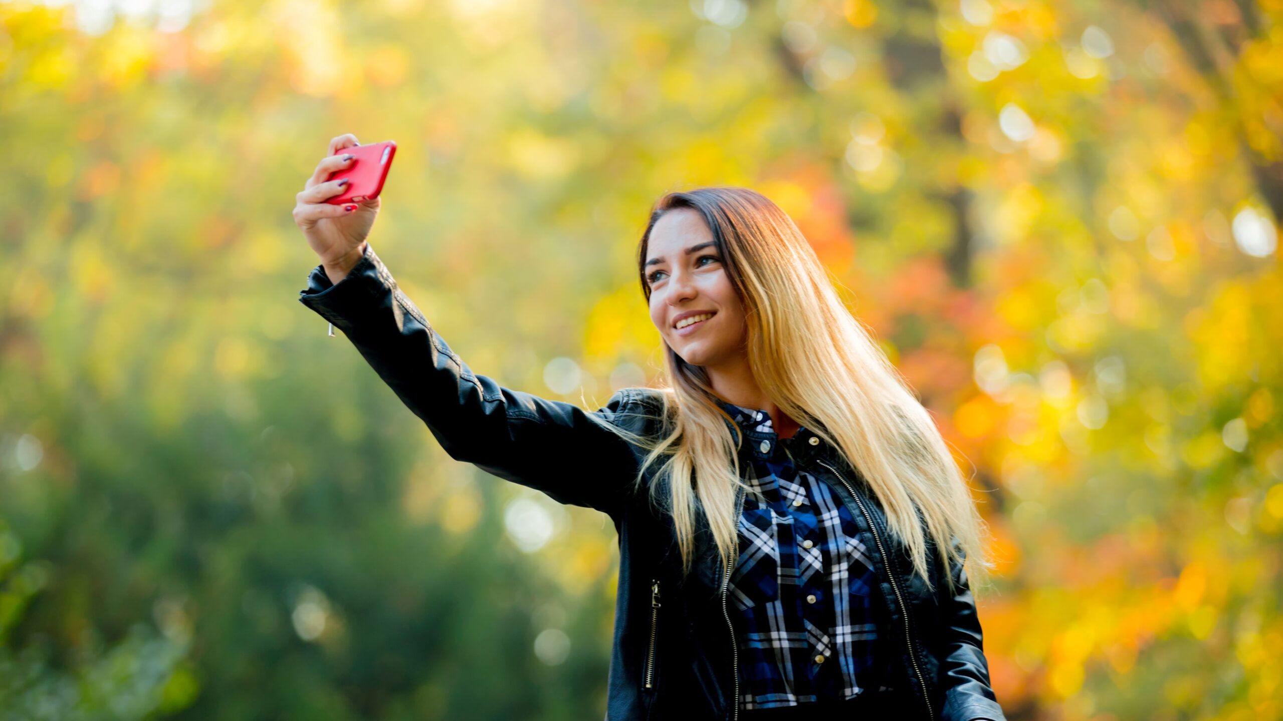 How to Take a Perfect Resume Headshot Outdoors